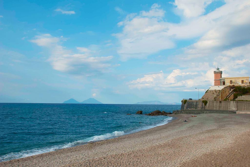 In Riva Al Mare B&B Капо-д'Орландо Экстерьер фото